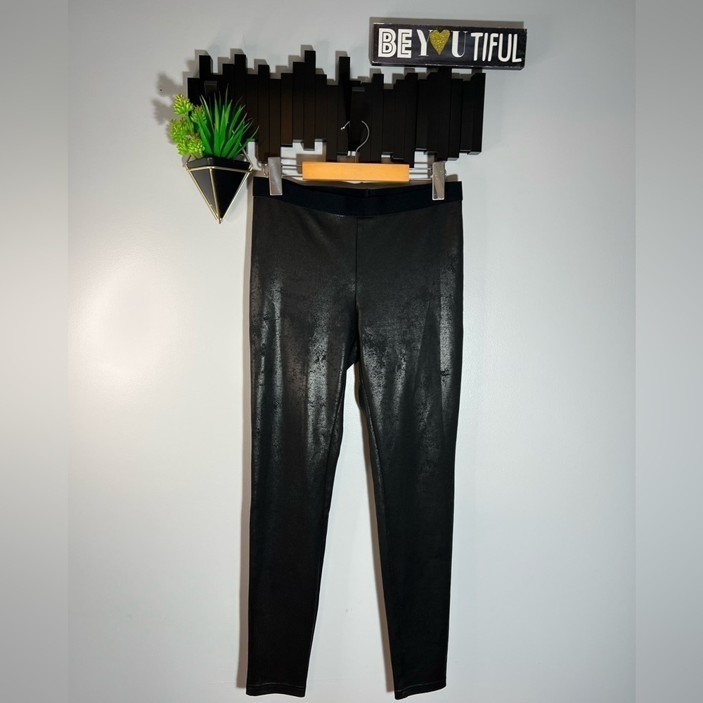 HUE distressed leatherette leggings, black size medium EUC